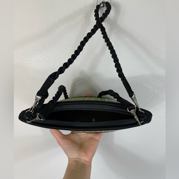 Green and Black Woven Sustainable Women's Bag Cambodia Hand Made - Picture 6 of 7